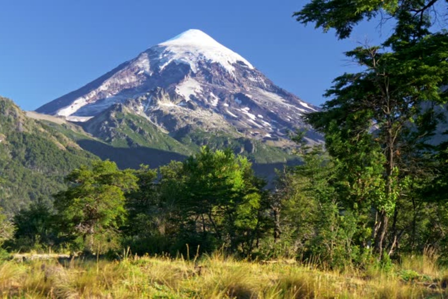 Alerta en Sudamérica: registran 60 sismos en solo 5 horas en el volcán Lanín