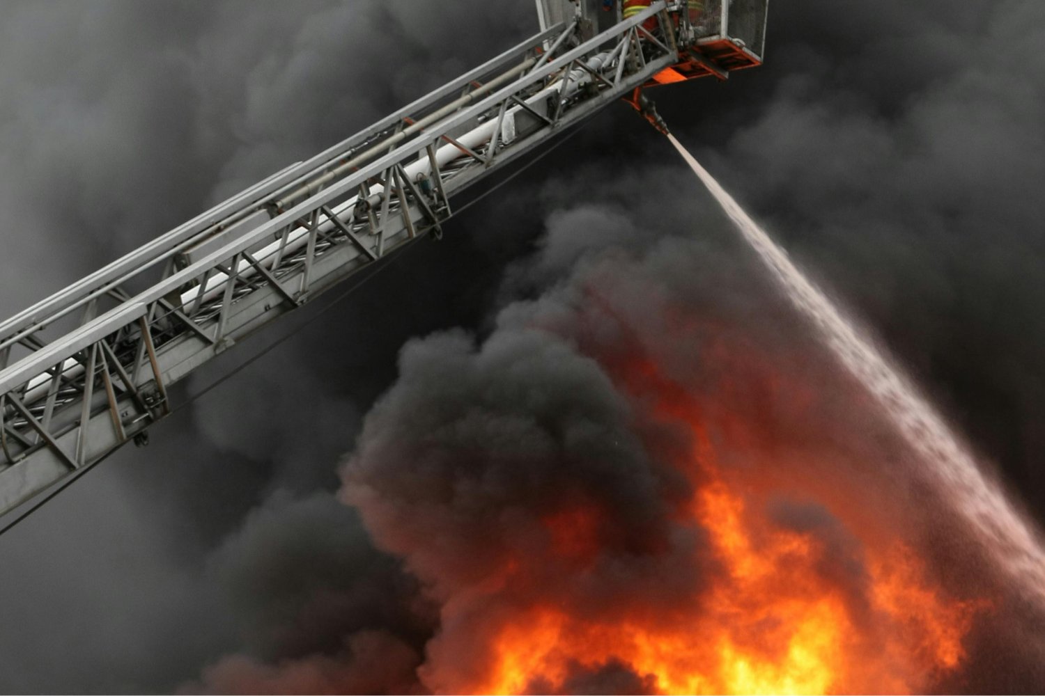 Una hipótesis toma fuerza: un incendio en Francia