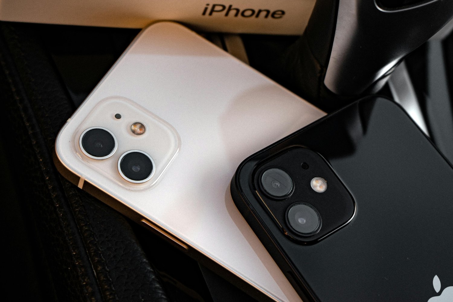 Apple enfrenta su enigma eterno: ¿por qué nunca logra conquistar el corazón del usuario con su iPhone intermedio?