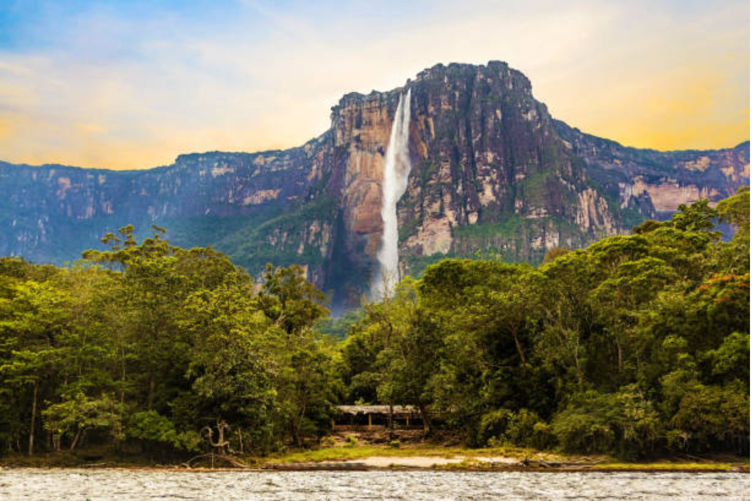 El rincón oculto que guarda la cascada más alta del planeta: Venezuela