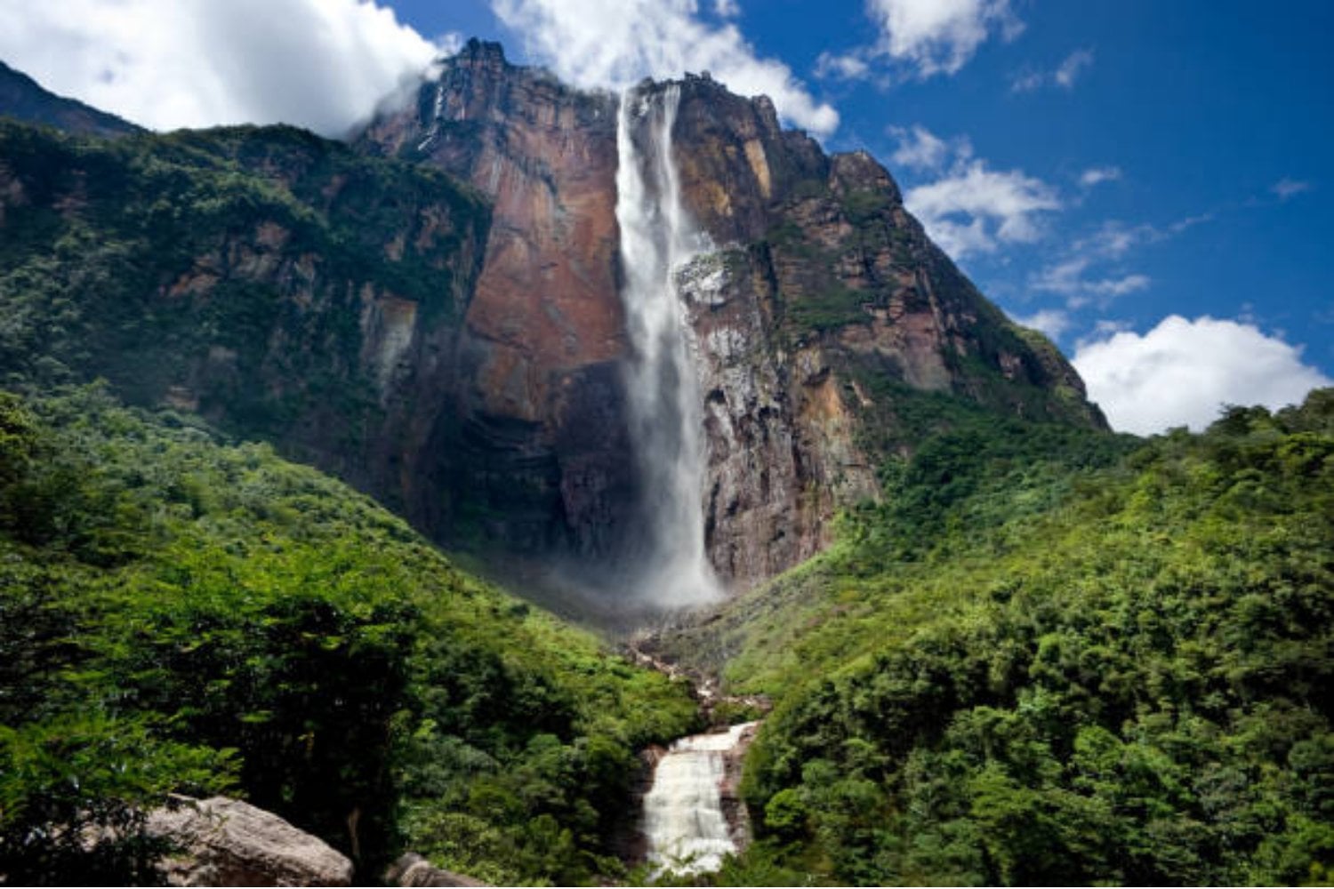 El rincón oculto que guarda la cascada más alta del planeta: Venezuela