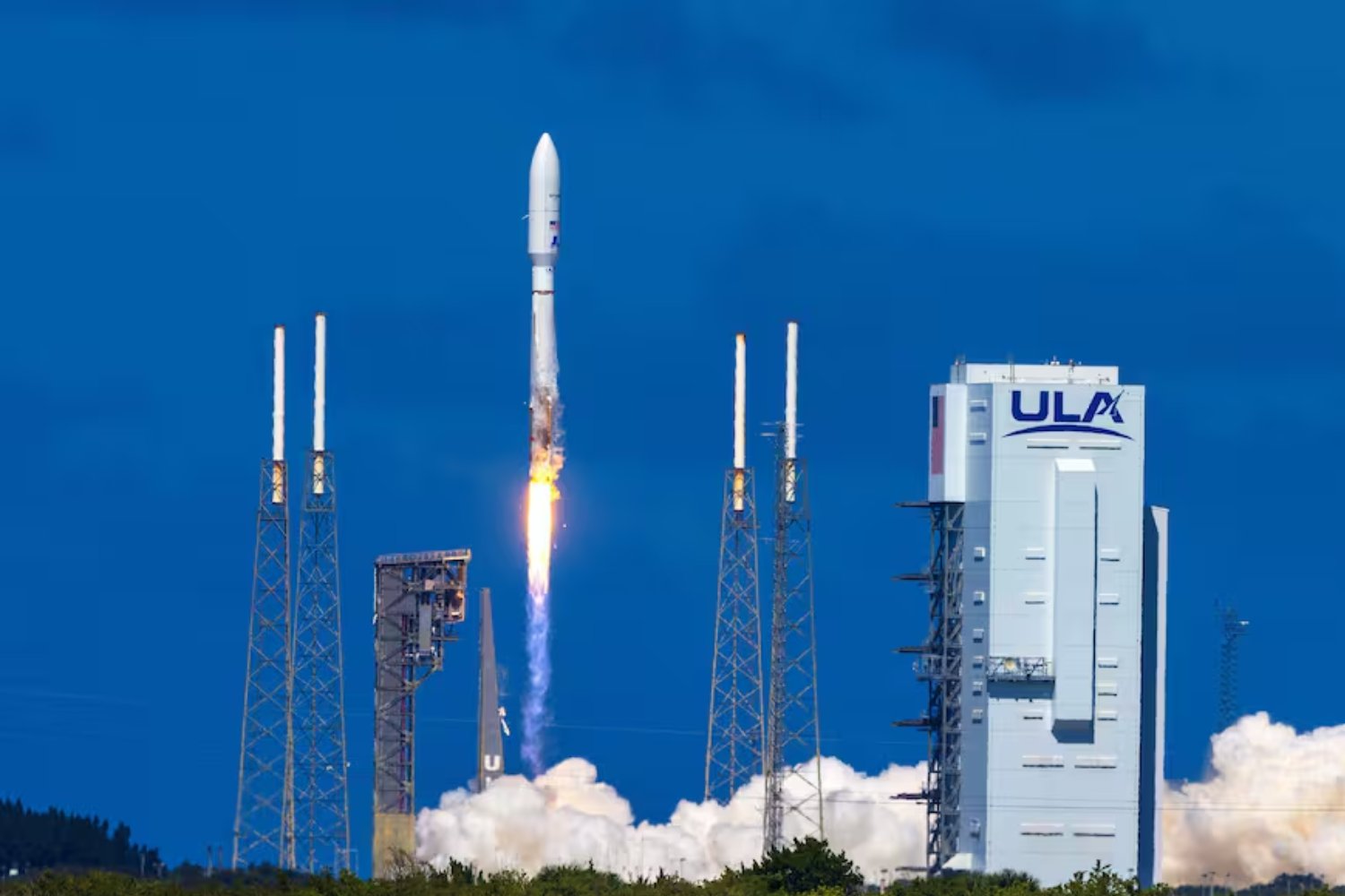 Amazon lanza su primer escuadrón de satélites Kuiper: el internet espacial llega a América Latina