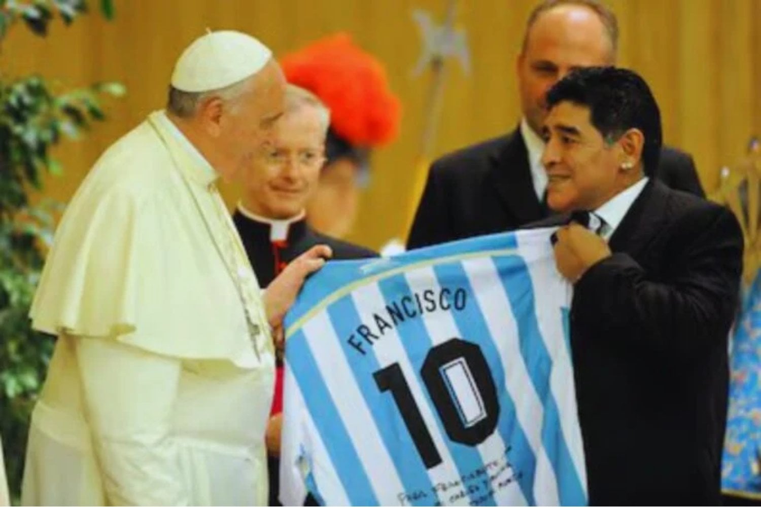 La elección final del papa Francisco que sorprendió al mundo