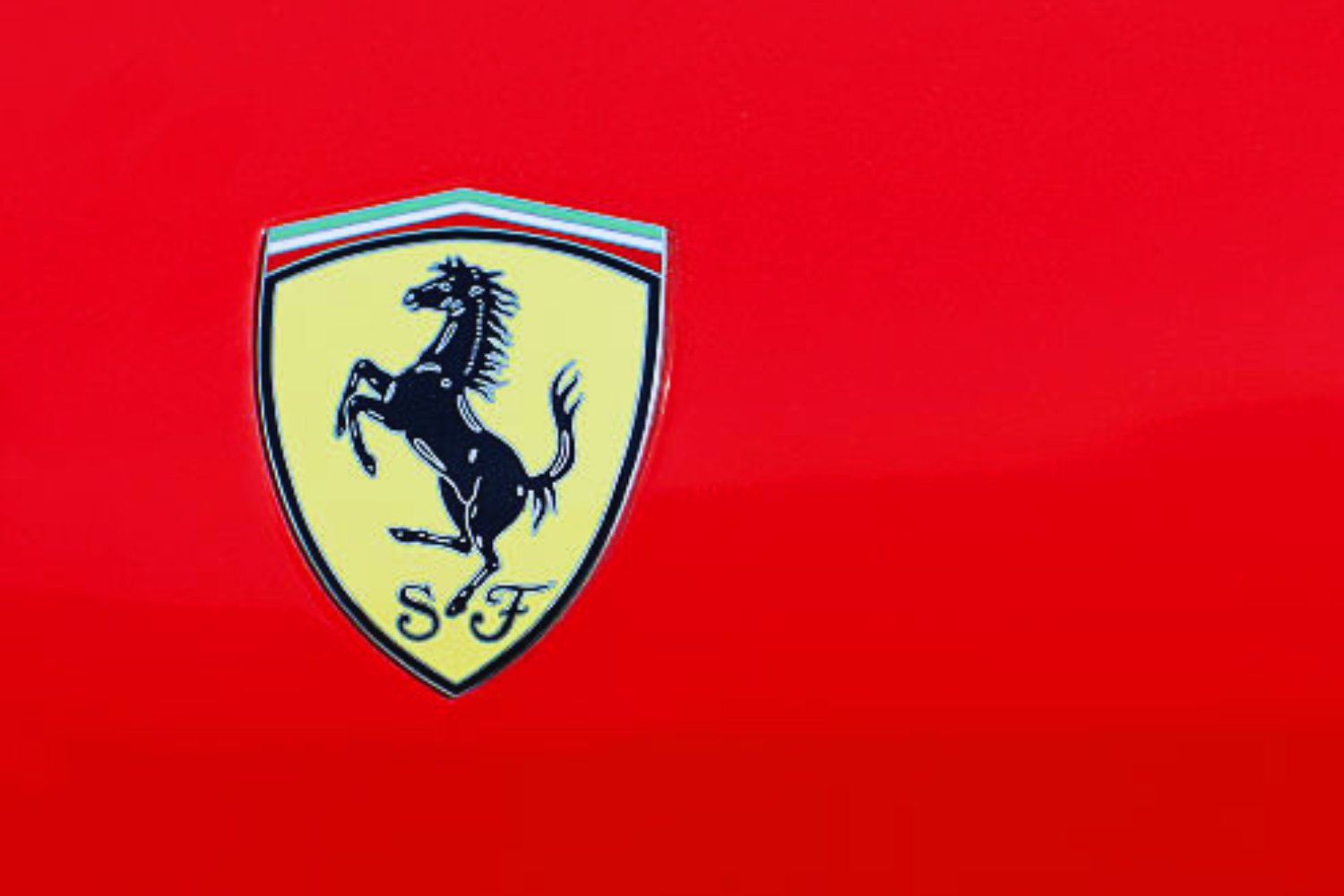 Ferrari rompe moldes: motores que rugen con hidrógeno y partículas de agua