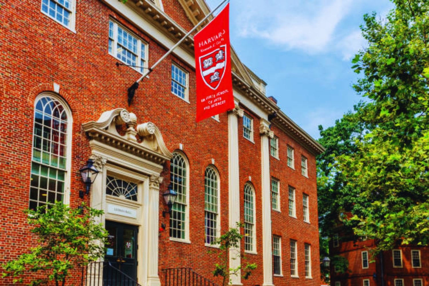 Lo que Harvard se negó a ceder… y lo que Trump decidió congelar