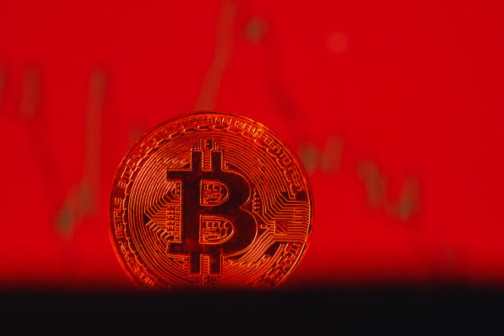 China se contradice en secreto: prohíbe el bitcoin, pero vende millones en criptomonedas incautadas