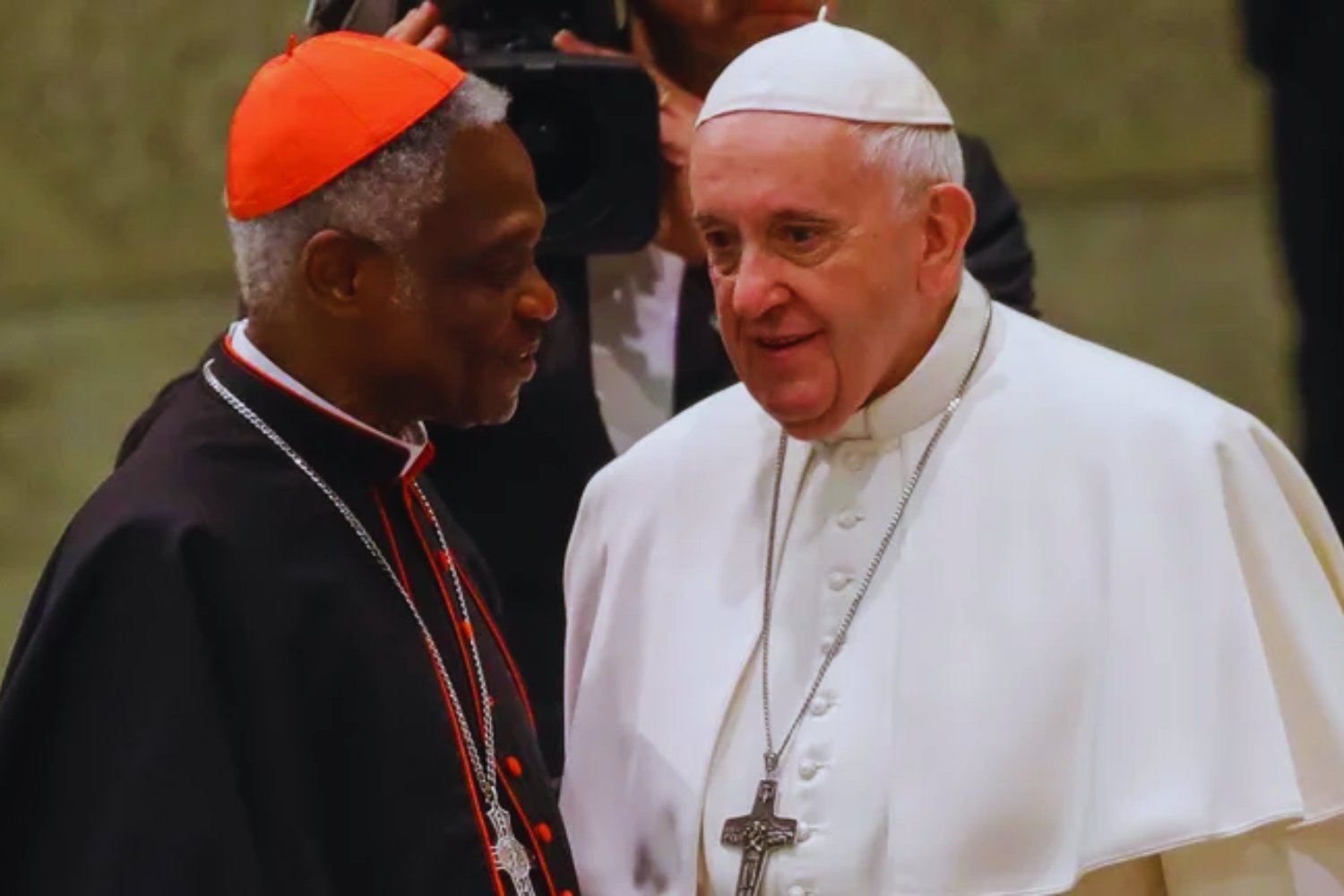 Alarma en el Vaticano: la profecía del “Papa negro” de Nostradamus que podría cumplirse tras la muerte de Francisco