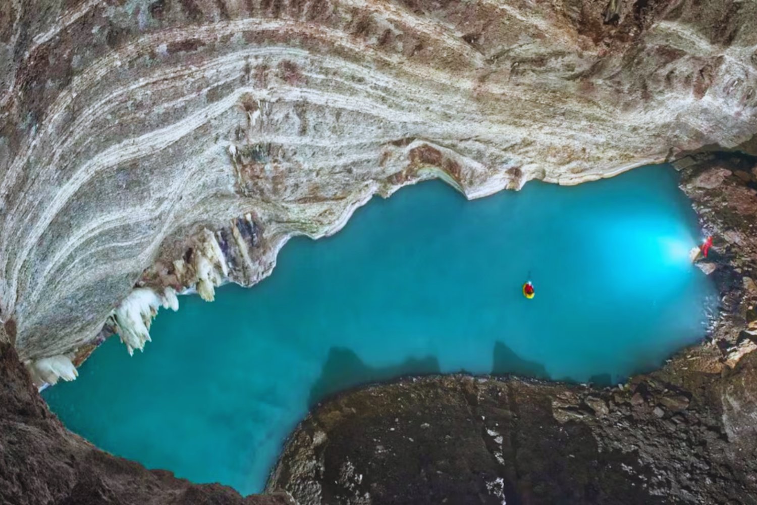 Un misterio geológico emerge bajo tierra: el coloso oculto entre Grecia y Albania que desconcierta a la ciencia