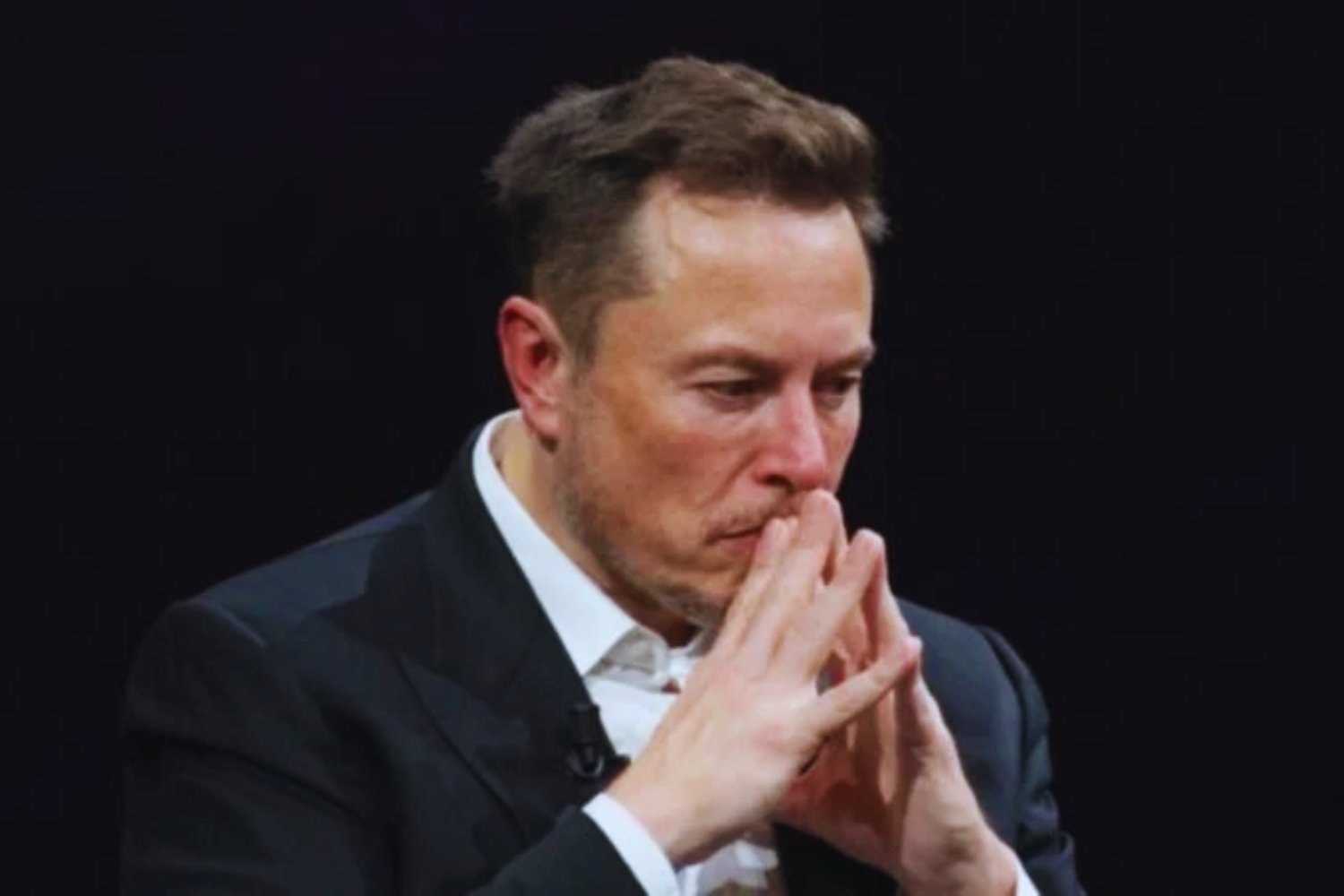 Elon Musk mueve fichas: menos política, más Tesla (pero las ventas siguen cayendo)