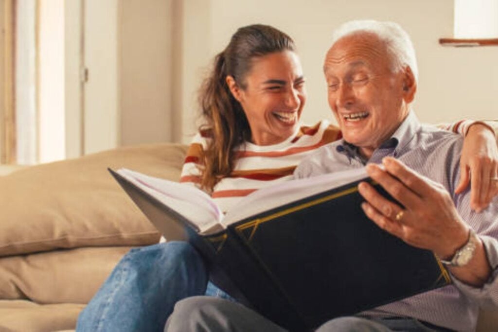 Si aún recuerdas estas 9 cosas pasados los 60, tu mente podría estar más activa de lo que crees