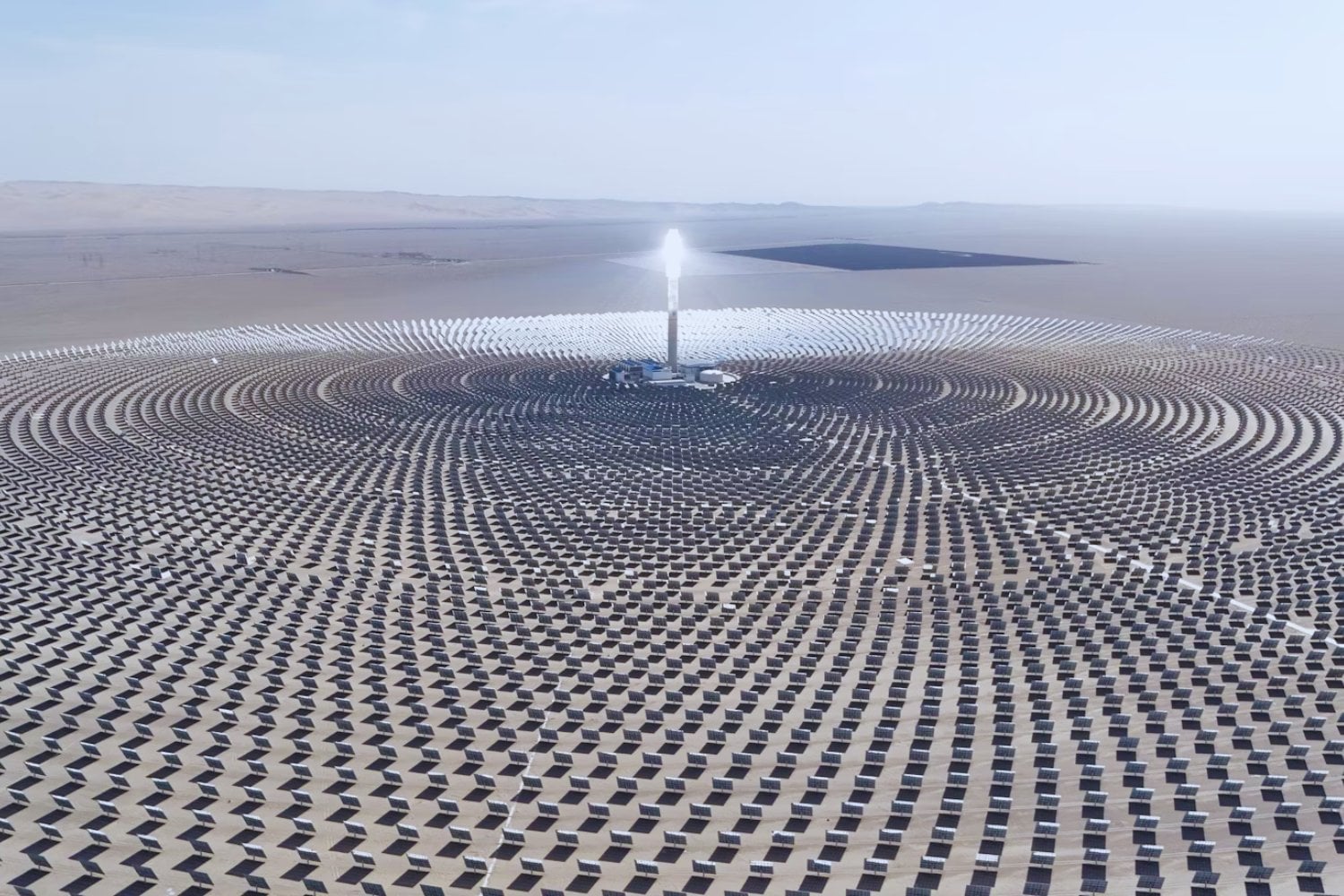 Fracaso ardiente en el desierto: la multimillonaria planta solar que prometía cambiar el mundo, pero terminó cerrando