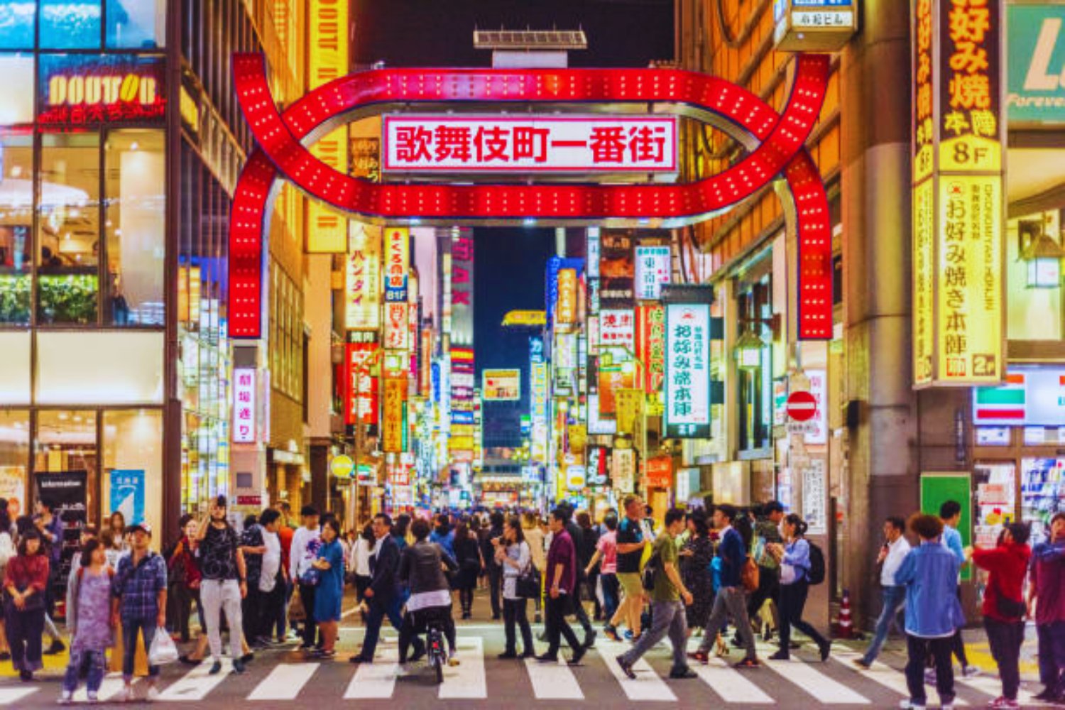 Los turistas que más molestan en Europa según quienes viven del turismo