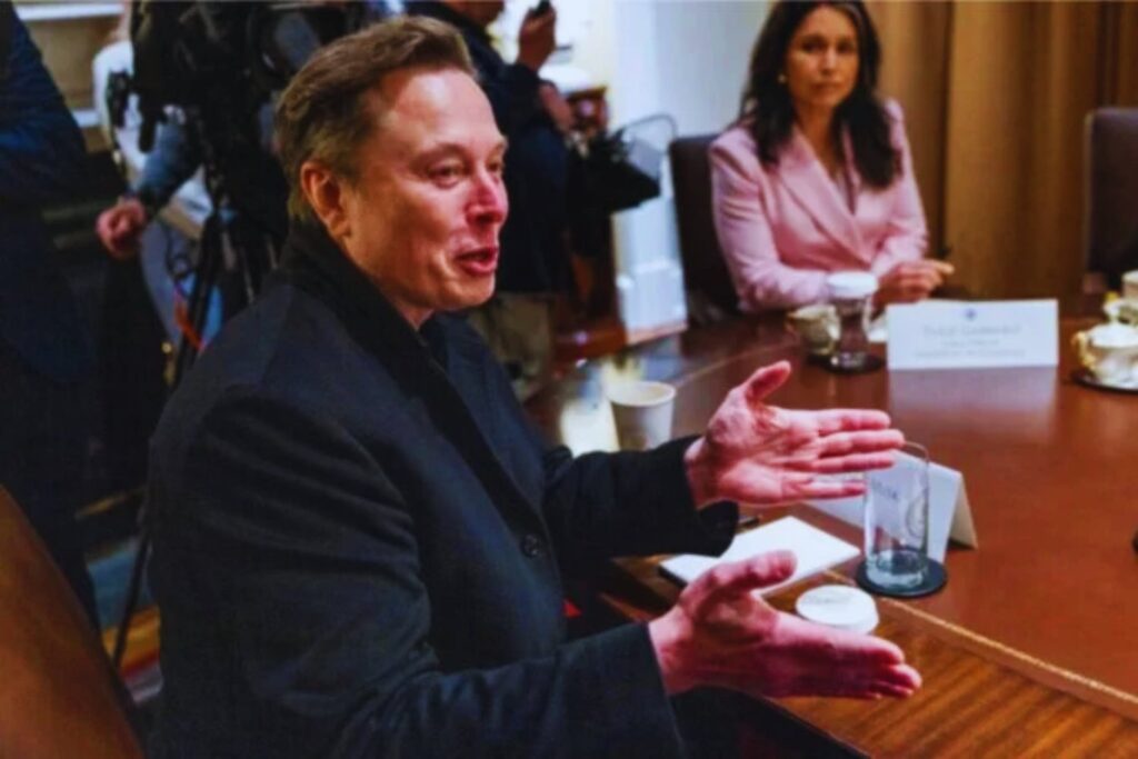 Parece una increíble broma, pero es real: Elon Musk sería el encargado de proteger a EE.UU. en la Tercera Guerra Mundial