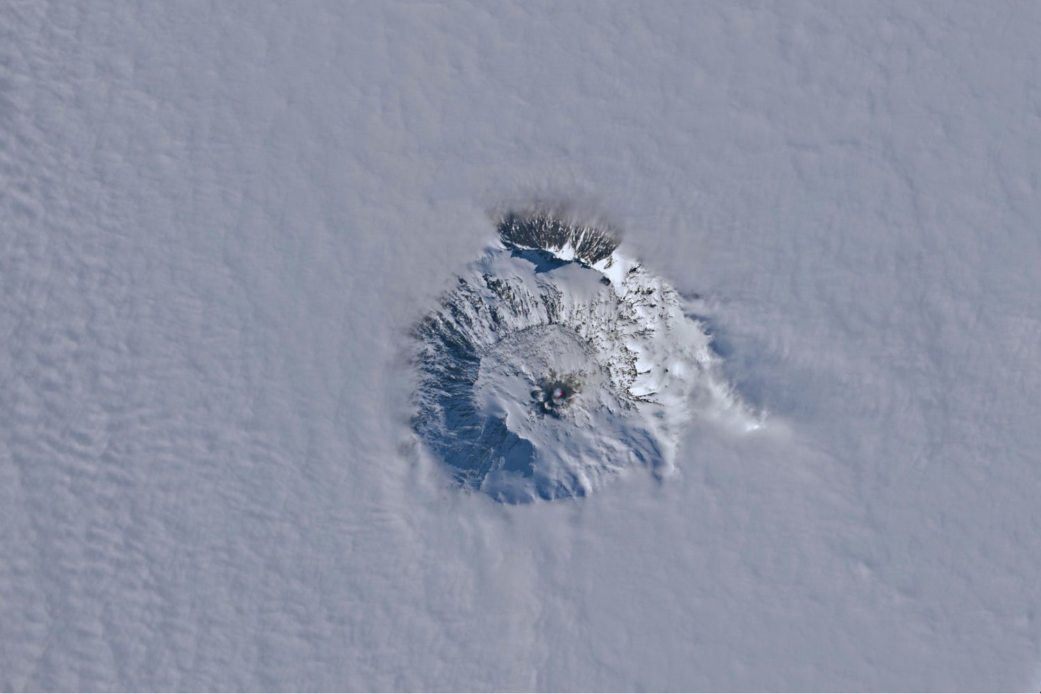 El volcán que lanza oro desde las entrañas del hielo: un hallazgo que cambia la visión de la Antártida