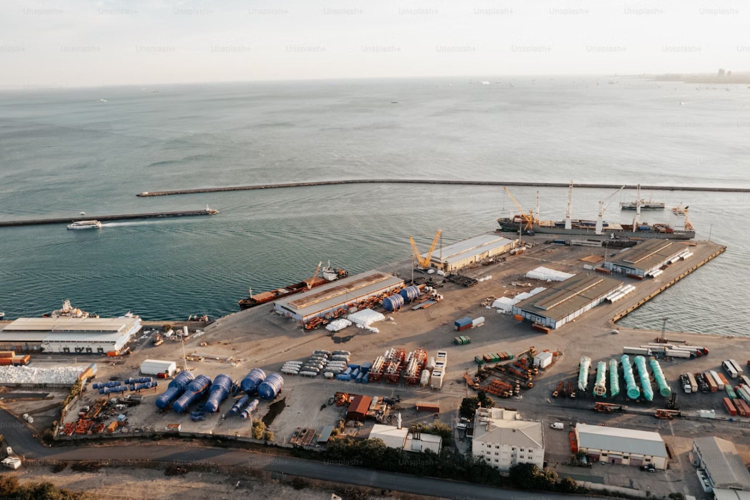 Ecos de una guerra comercial: operadores de puertos de EE.UU. alertan sobre un desplome en las mercancías provenientes de China