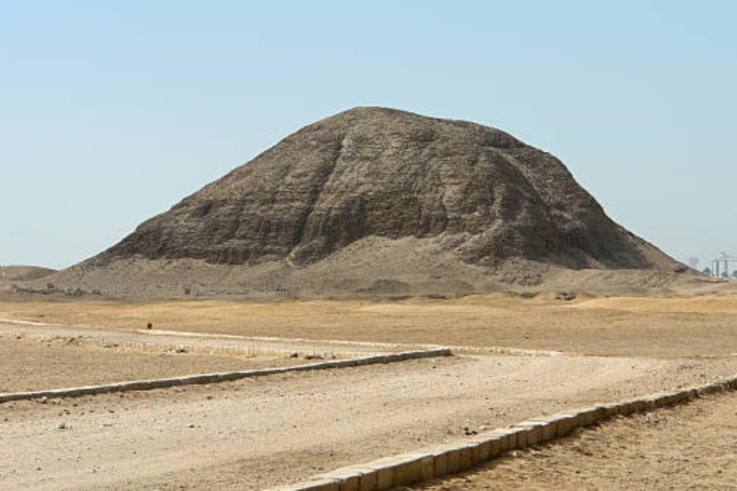 ¿Qué ocultan bajo la arena? El enigmático hallazgo que podría reescribir la historia de Egipto