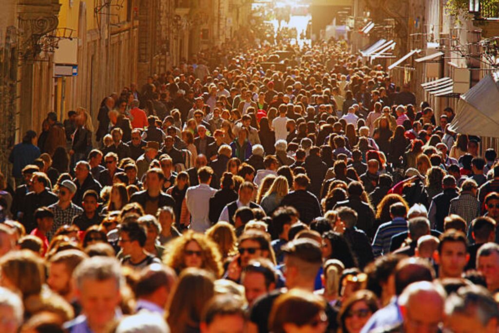 Los turistas que más molestan en Europa según quienes viven del turismo