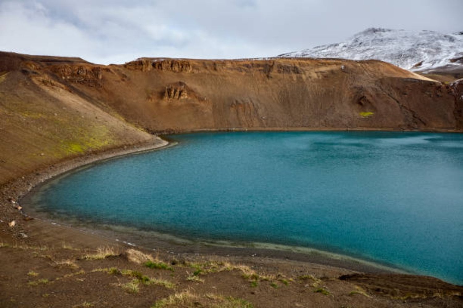 Lo que está pasando en Islandia: la verdad tras el cierre repentino de la Laguna Azul en Islandia