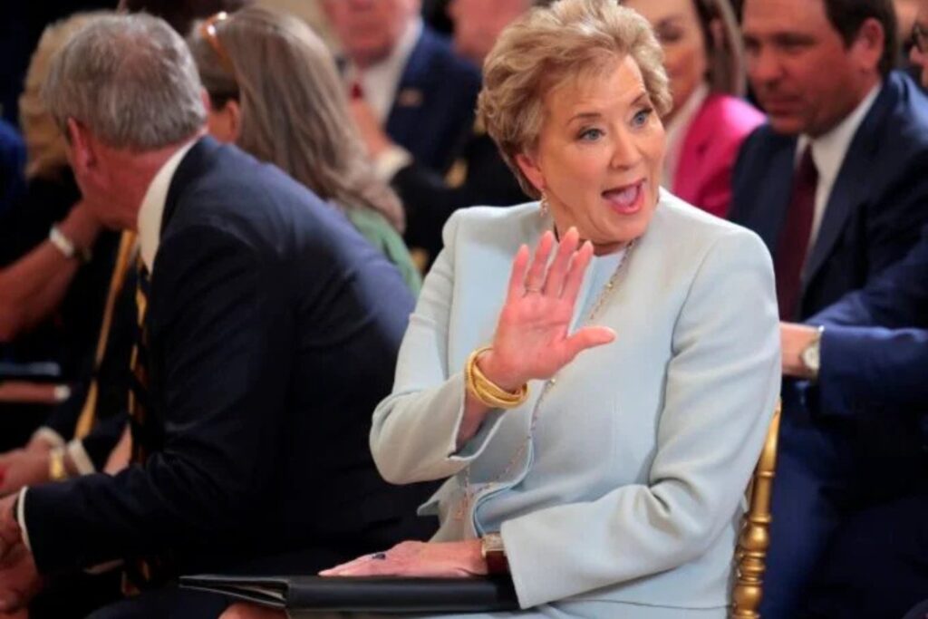 A1 Linda Mcmahon