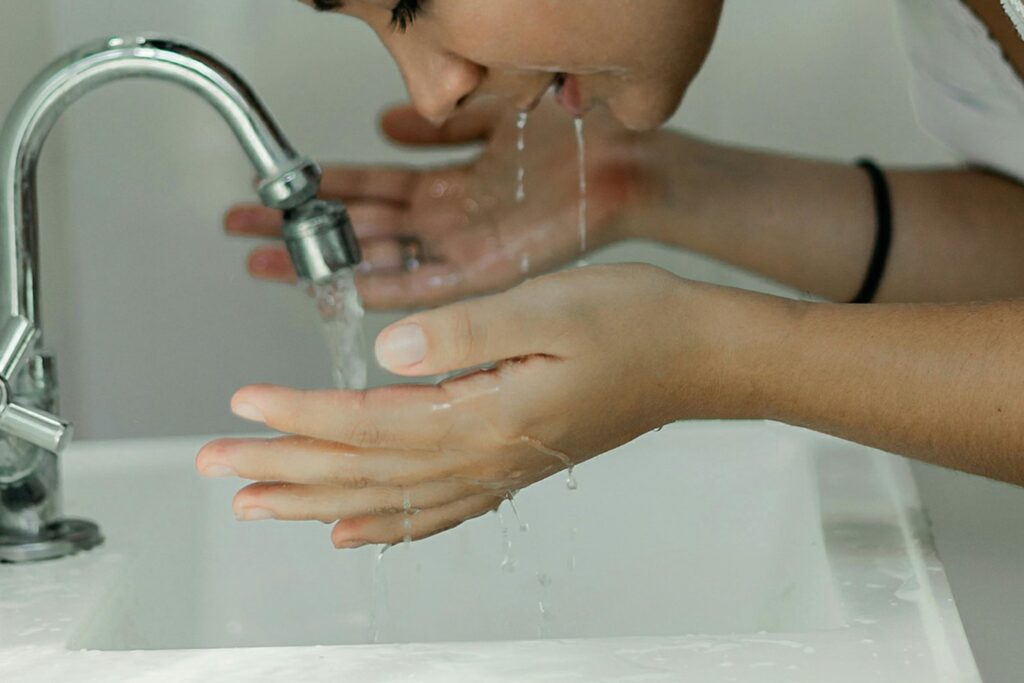 Descubren algo inesperado en el agua del grifo que podría cambiar lo que crees sobre tu salud