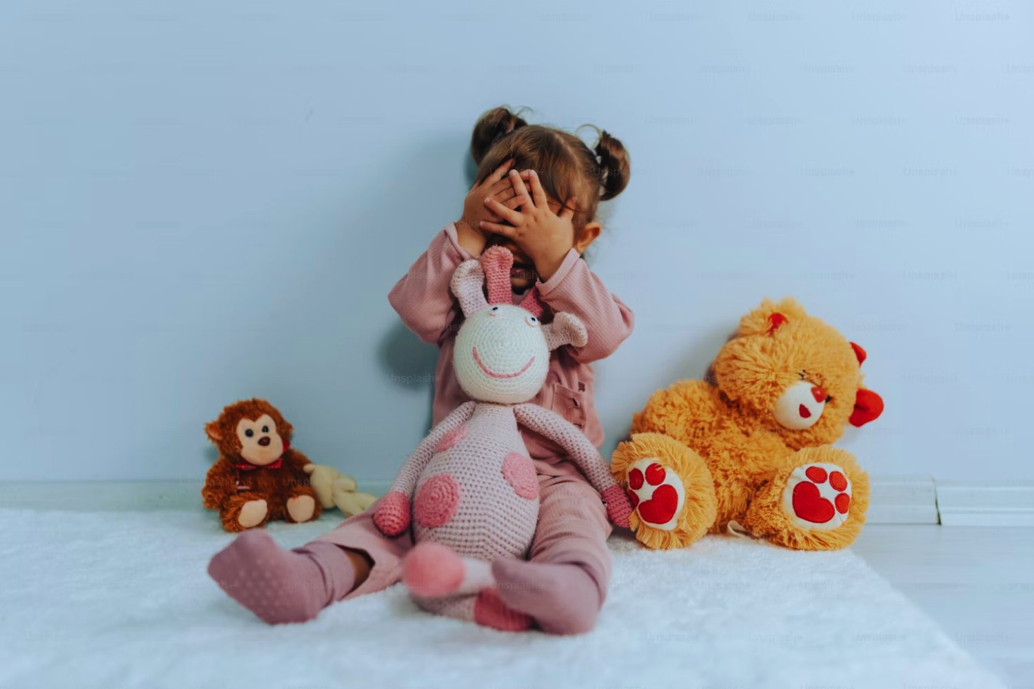 Lo que más marca a un niño no es el bullying: descubre el trauma silencioso que deja huellas profundas