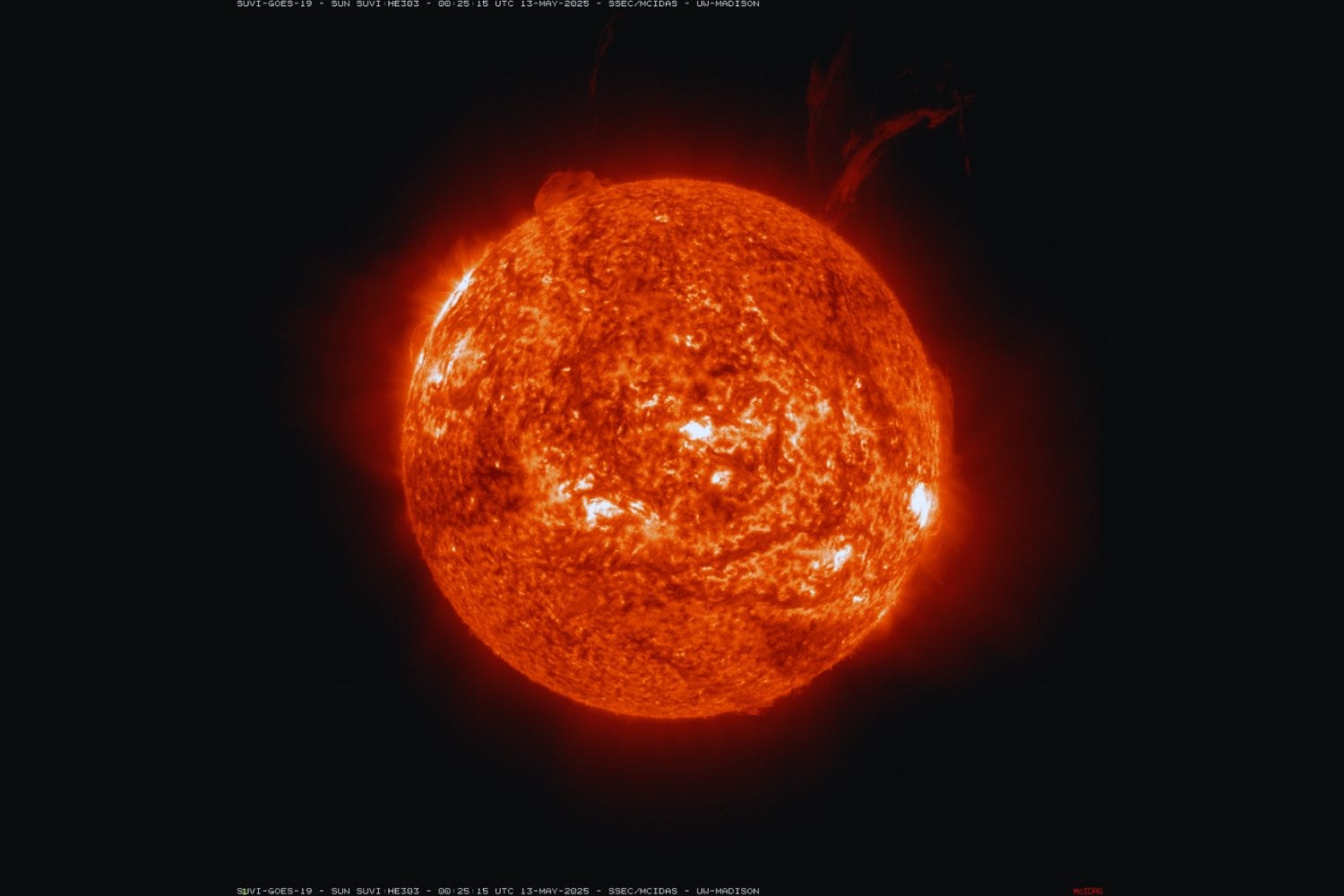 El Sol lanza una erupción de casi un millón de kilómetros: el estallido más inquietante del año