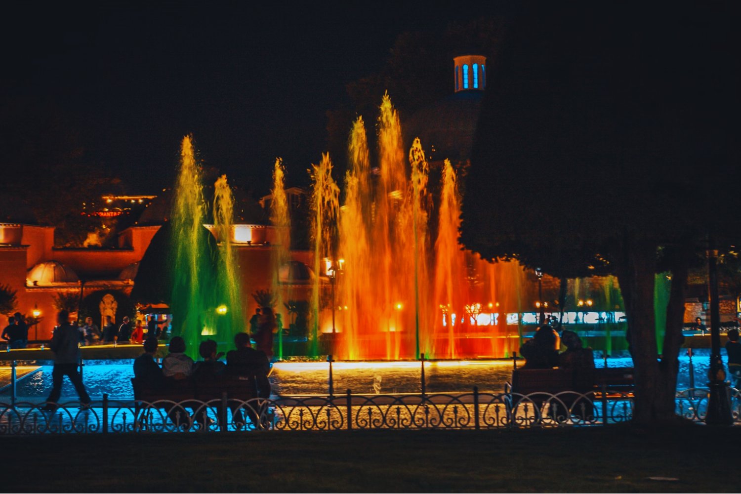 Revelan cuáles son las 10 ciudades más felices del mundo, y una latinoamericana sorprende en el ranking