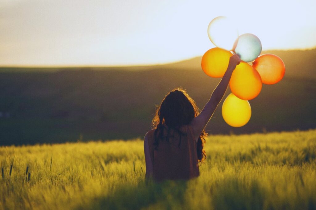 ¿Realmente somos felices? Lo que la ciencia no te dice sobre los rankings de felicidad global