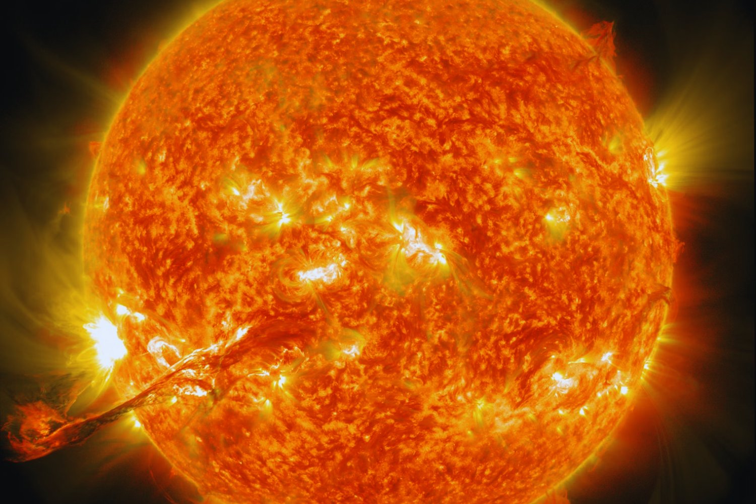 El Sol se desata: por qué 2025 marcará el punto más crítico de actividad solar en décadas