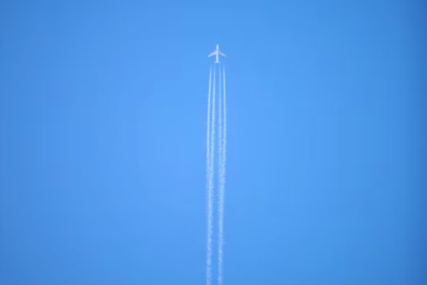Un motor hipersónico de China alcanza casi 20.000 km/h: ¿el fin de los vuelos largos como los conocemos?
