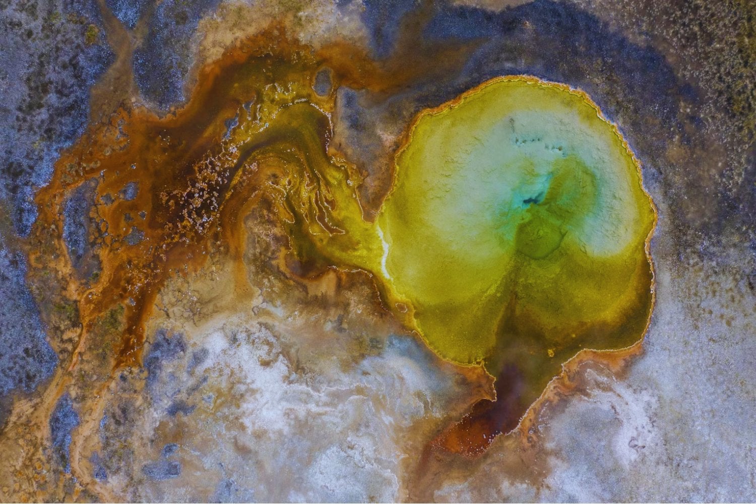El hallazgo oculto bajo Yellowstone que podría estar conteniendo el desastre del milenio