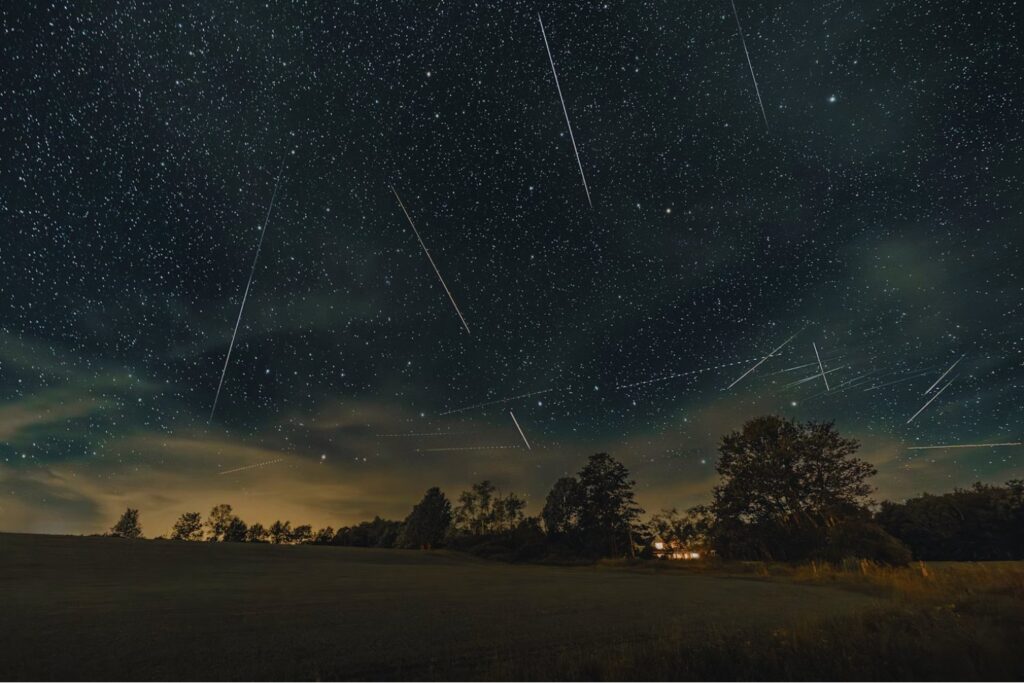Cometa Halley y Luna de flores: dos eventos astronómicos espectaculares abren mayo