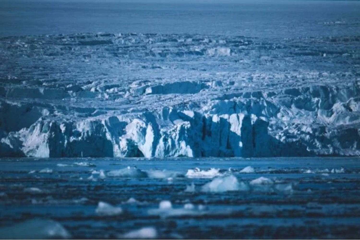 El hallazgo oculto en el hielo antártico que podría cambiar lo que sabemos sobre el clima global