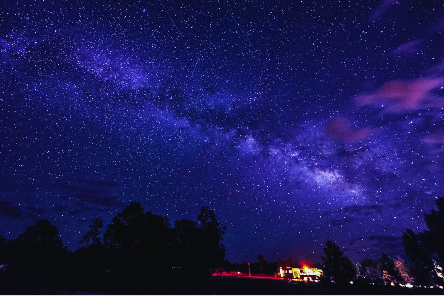 Cometa Halley y Luna de flores: dos eventos astronómicos espectaculares abren mayo