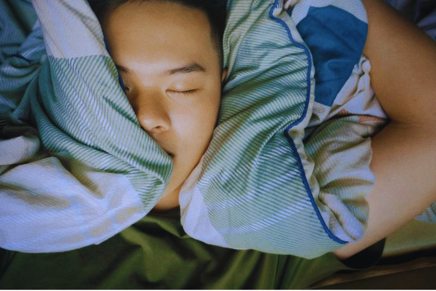 La nueva rebelión silenciosa en China: jóvenes que no trabajan, duermen todo el día y lo muestran con orgullo