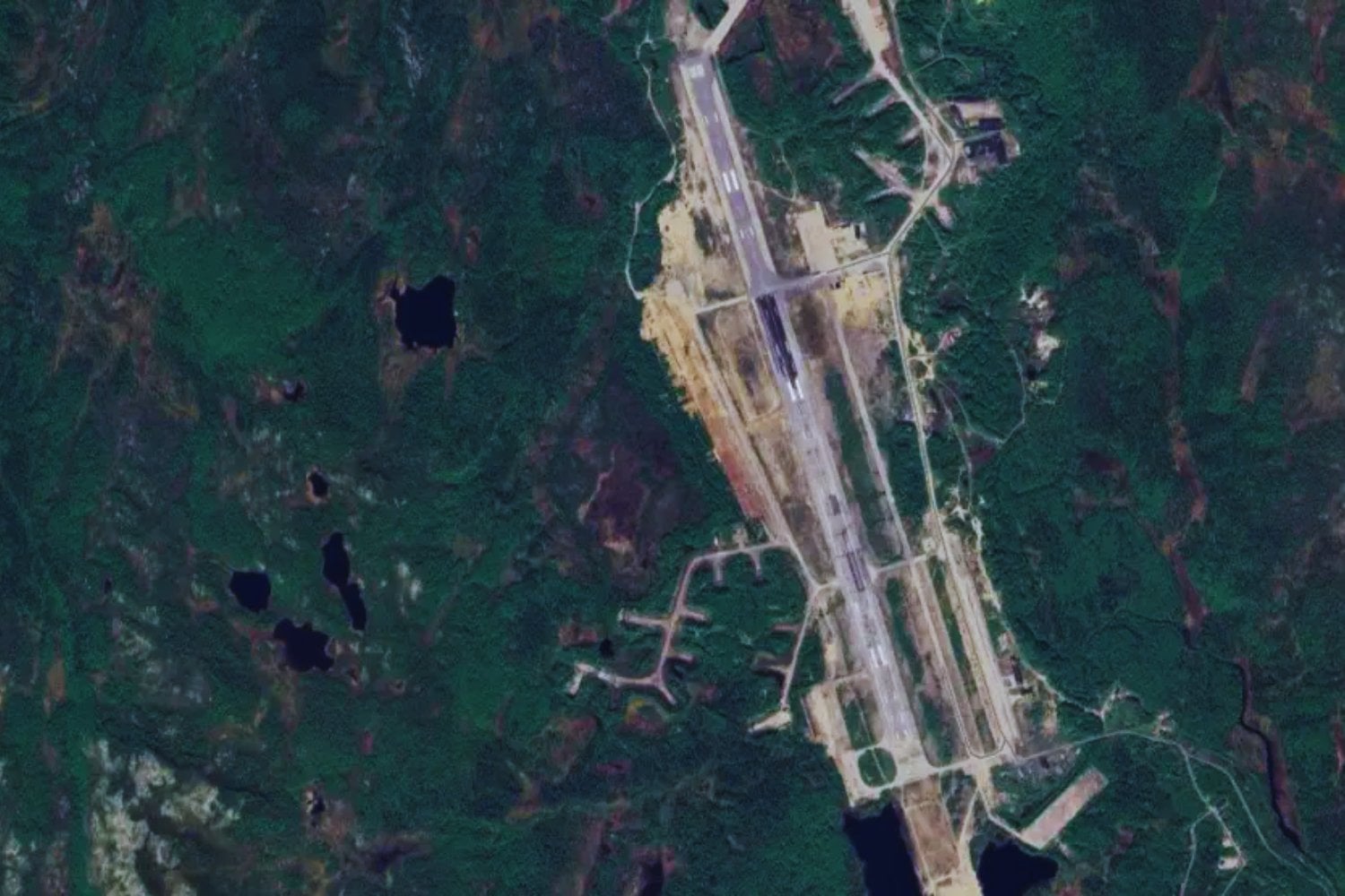 Rusia activa bases militares cerca de Finlandia: imágenes satelitales revelan un inquietante despliegue