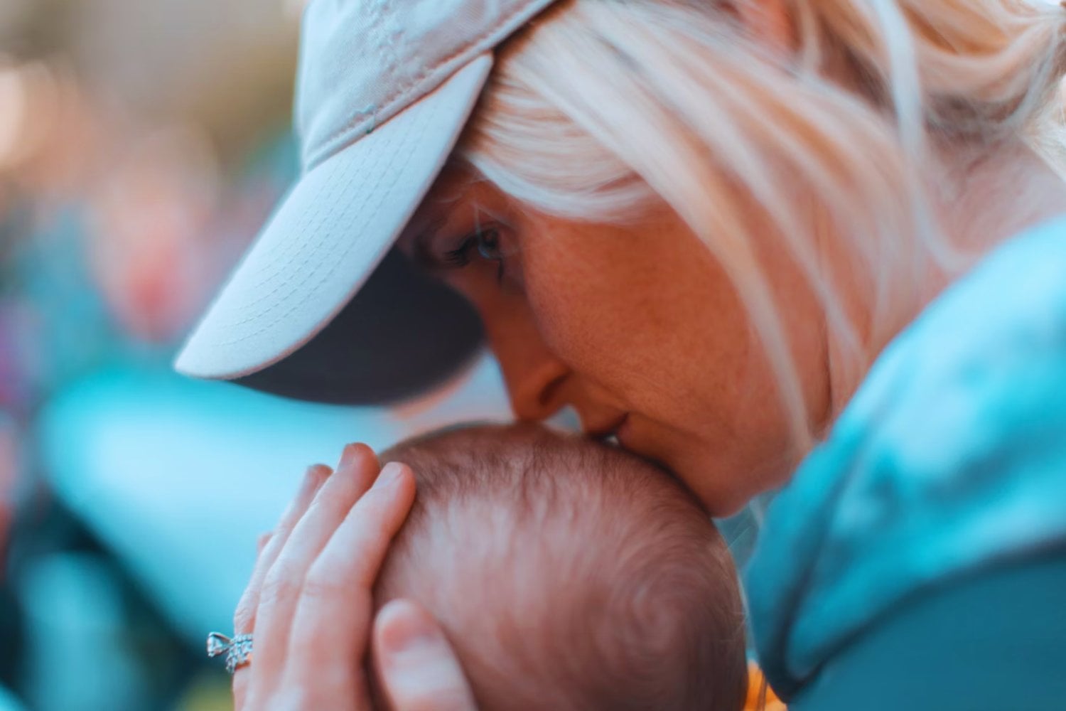 Si creciste con un padre emocionalmente absorbente, esto pudo marcarte más de lo que crees