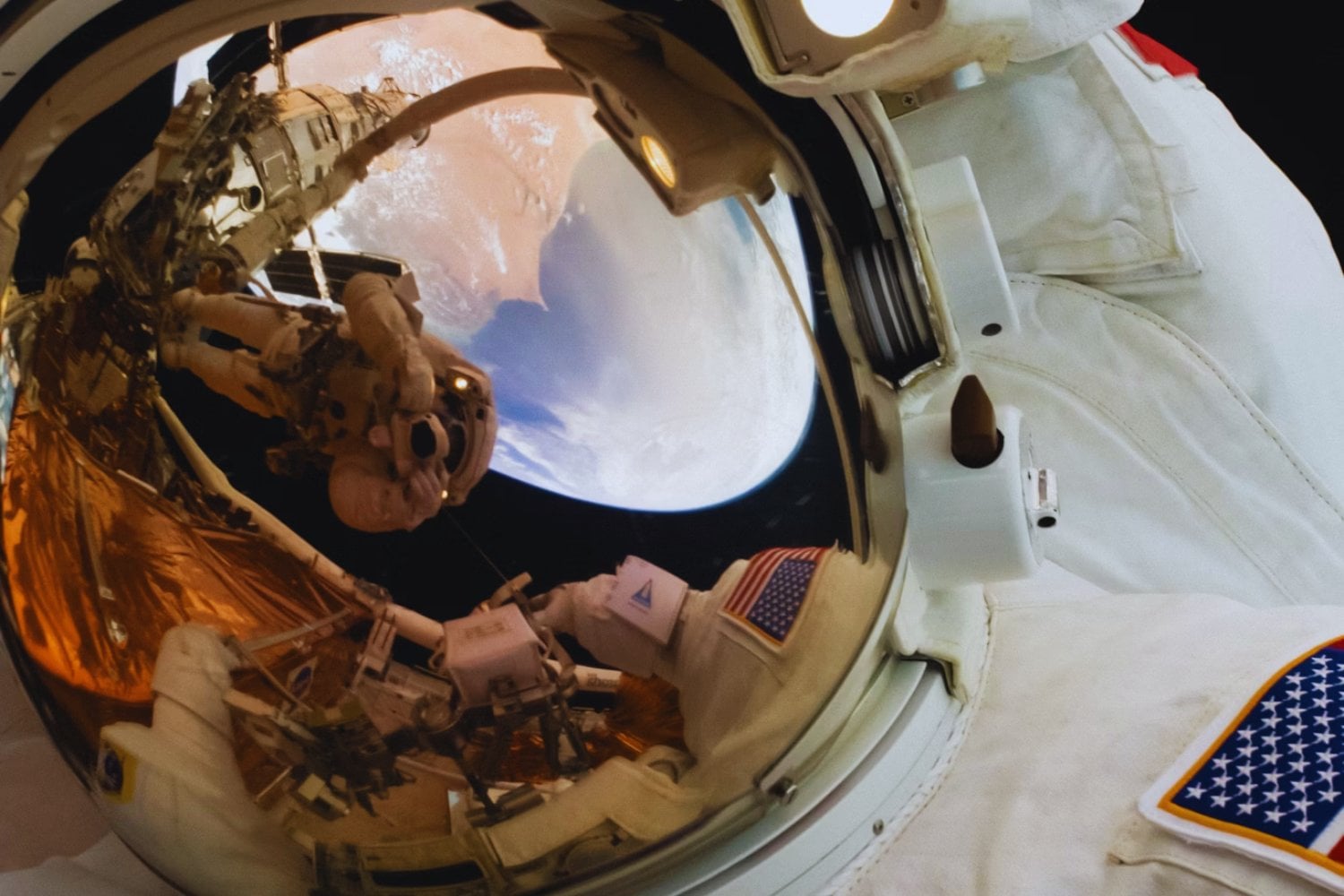 La NASA quiere que explores galaxias desde casa (y no necesitas ser experto): El nuevo programa de voluntariado que te acercará al universo