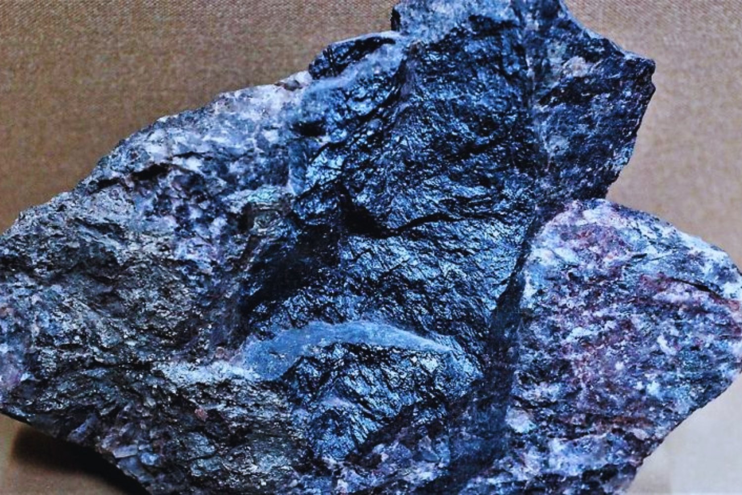 El hallazgo inesperado en el laboratorio de un alquimista que podría reescribir parte de la historia