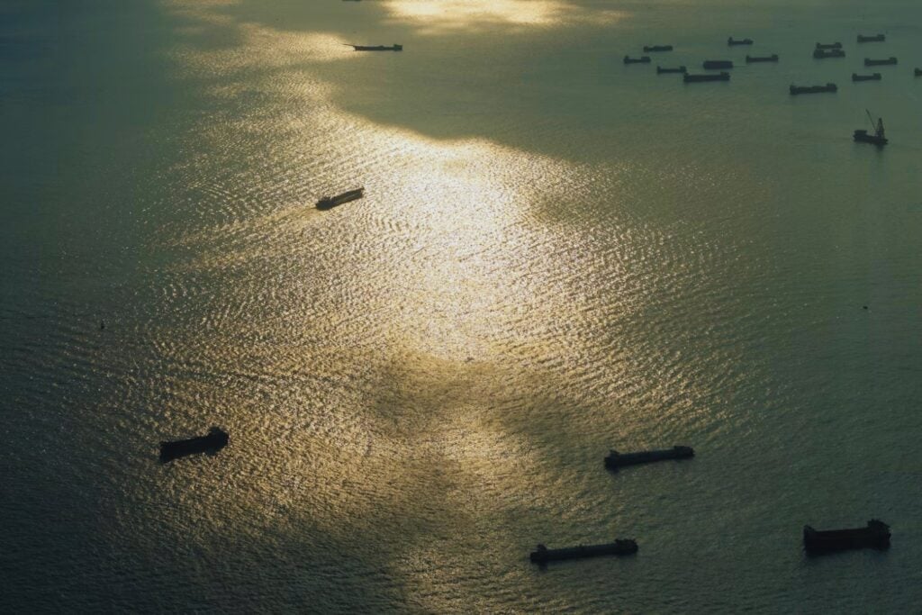 China mueve sus fichas en silencio: las imágenes que revelan un giro clave en el poder naval asiático
