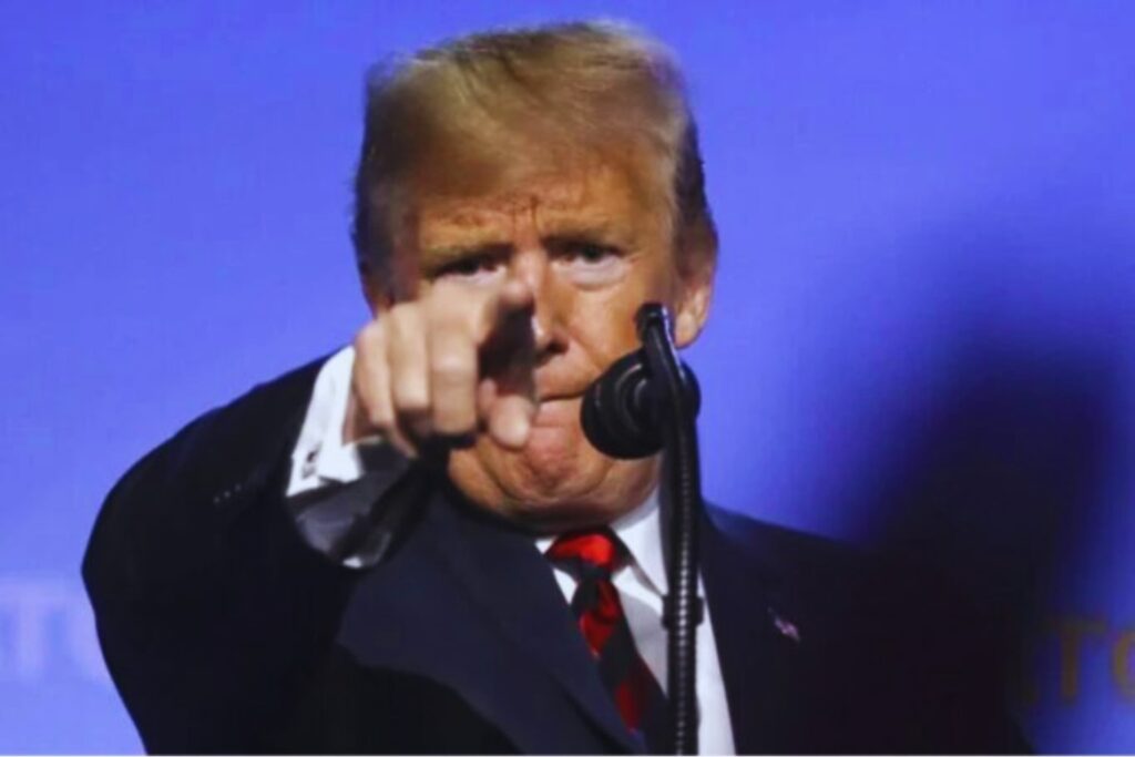 Trump vuelve a sacudir a EE.UU. con una frase que desata polémica y tensión política: País estúpido