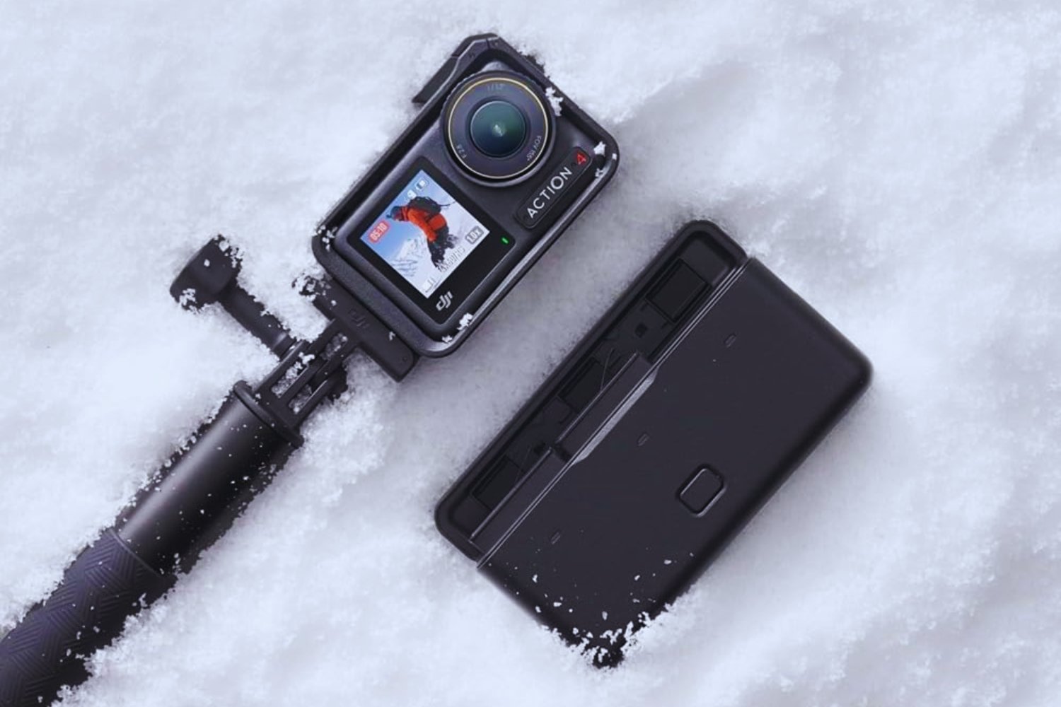 DJI Pack Aventura Osmo Action 4 - Cámara Sumergible 4K/120 fps, Sensor de 1/1.3 Pulgadas, D-Log M y 10 bits, Campo de visión de 155º, hasta 7.5 h con 3 baterías adicionales para Grabar Vlogs