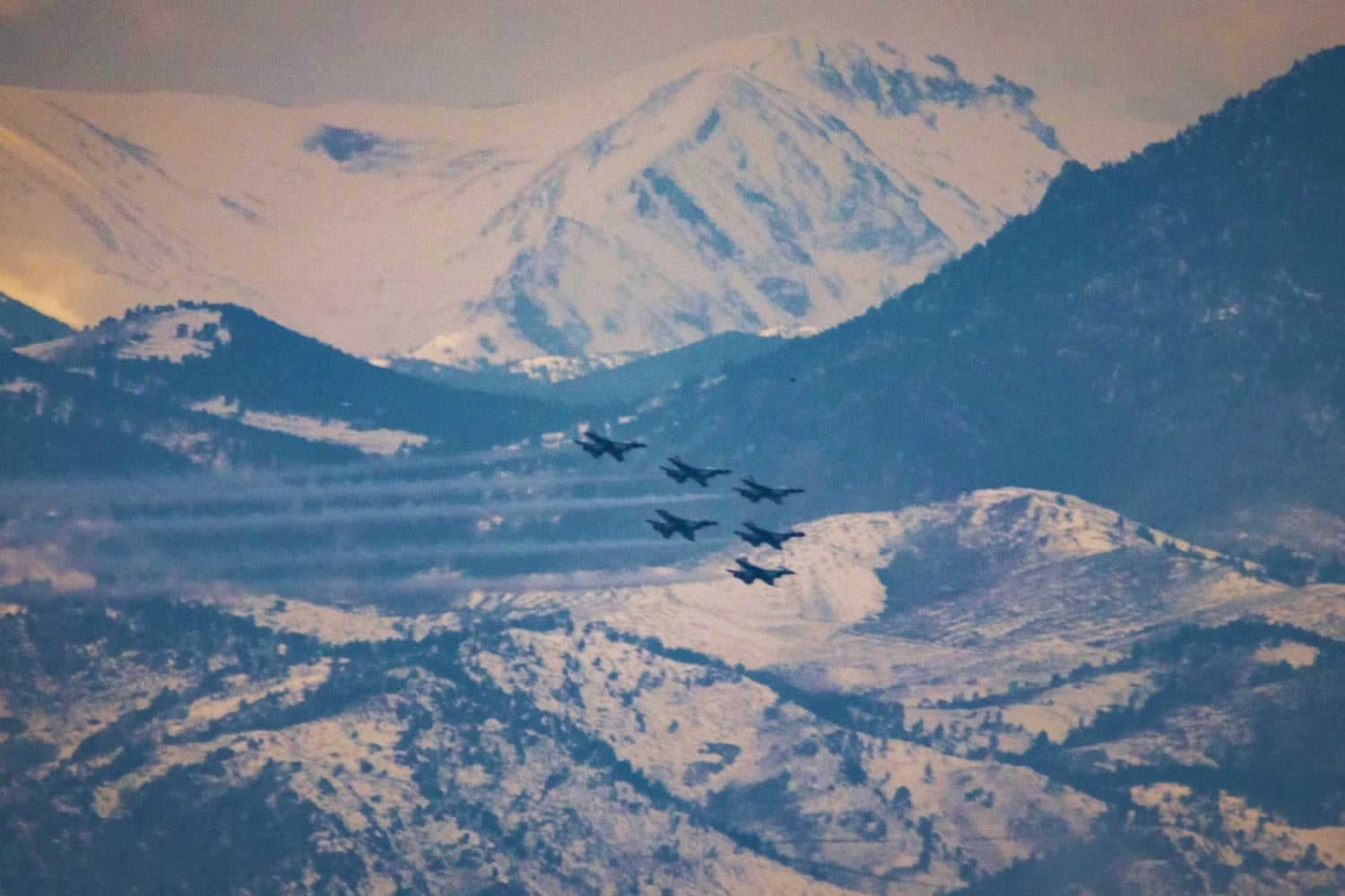 El regalo que no vuela: el pacto oculto detrás de los F-16 enviados por EE.UU. a Ucrania