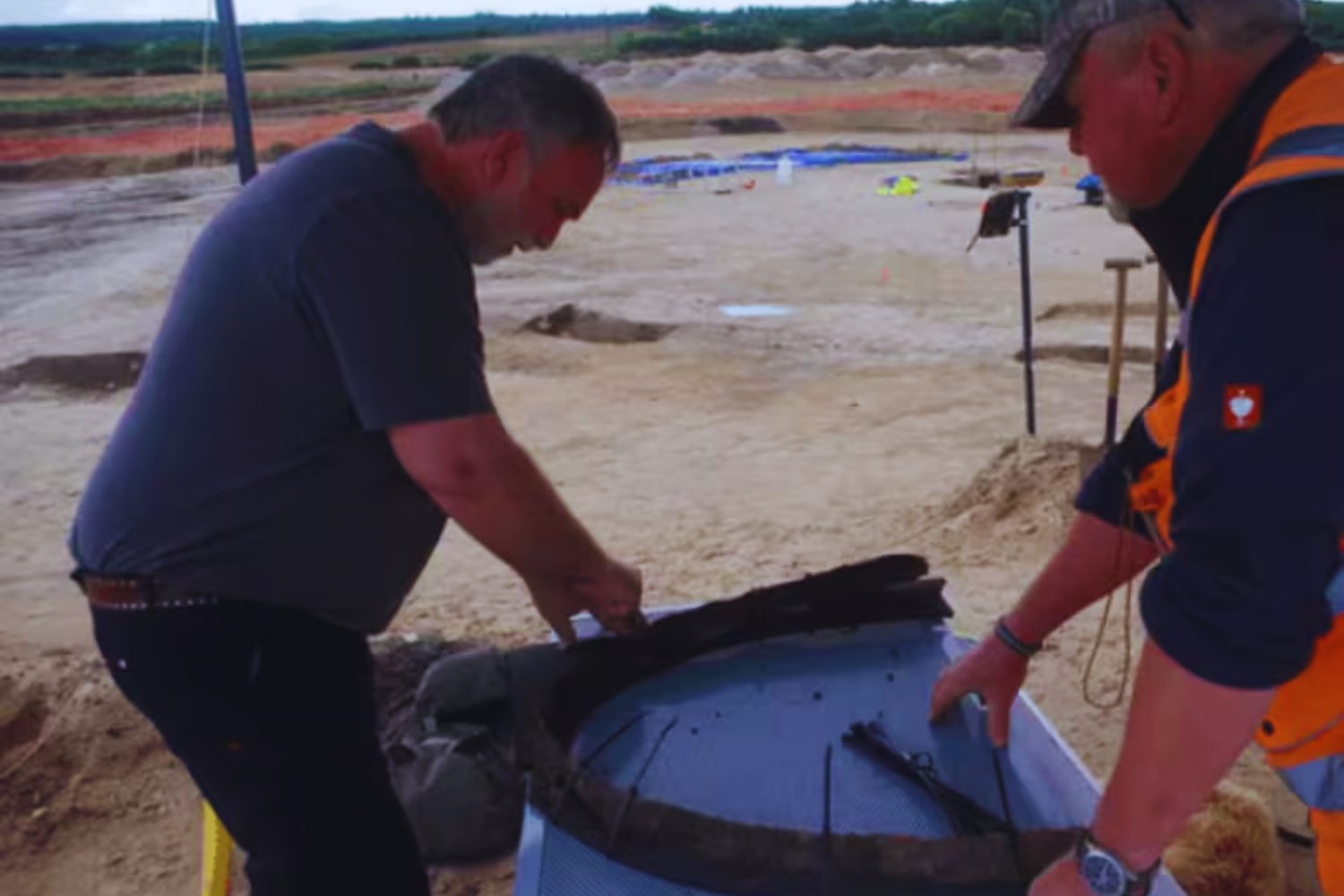 Creían haber hallado una herramienta agrícola, pero era un símbolo funerario de élite de 2.000 años de antigüedad