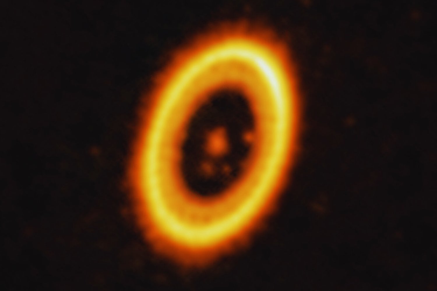 La NASA capta un sistema solar en plena formación a 400 años luz: así pudo haber nacido el nuestro