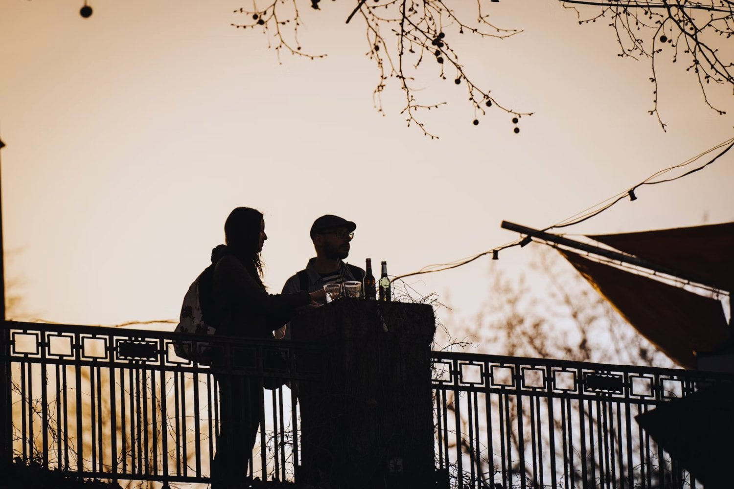 El hábito inesperado que mejora las relaciones: por qué beber cerveza en pareja puede fortalecer el amor