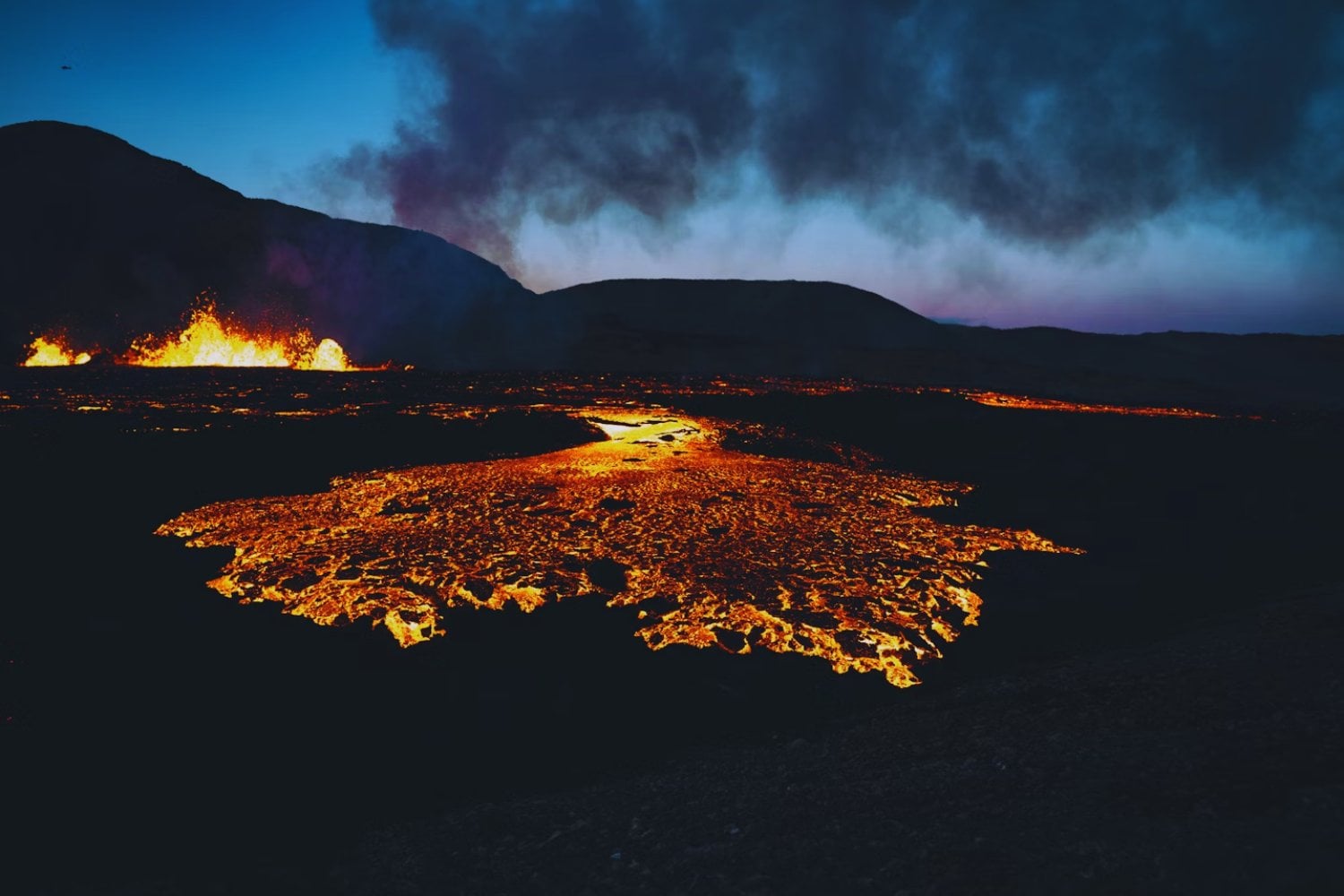 Islandia se prepara para lo impensado: el fuego bajo sus pies no se apagará pronto