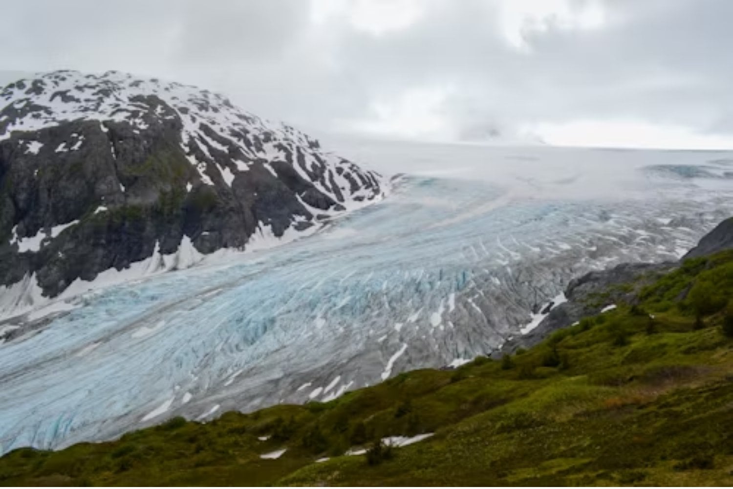 Una montaña se vino abajo: el glaciar que sepultó un pueblo entero en Suiza