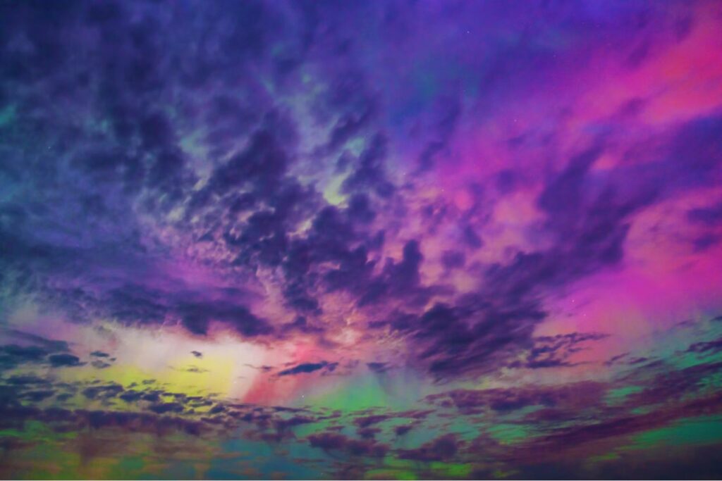 Si ves estas nubes tan bellas, no bajes la guardia: podrían ser señal de algo mucho más serio