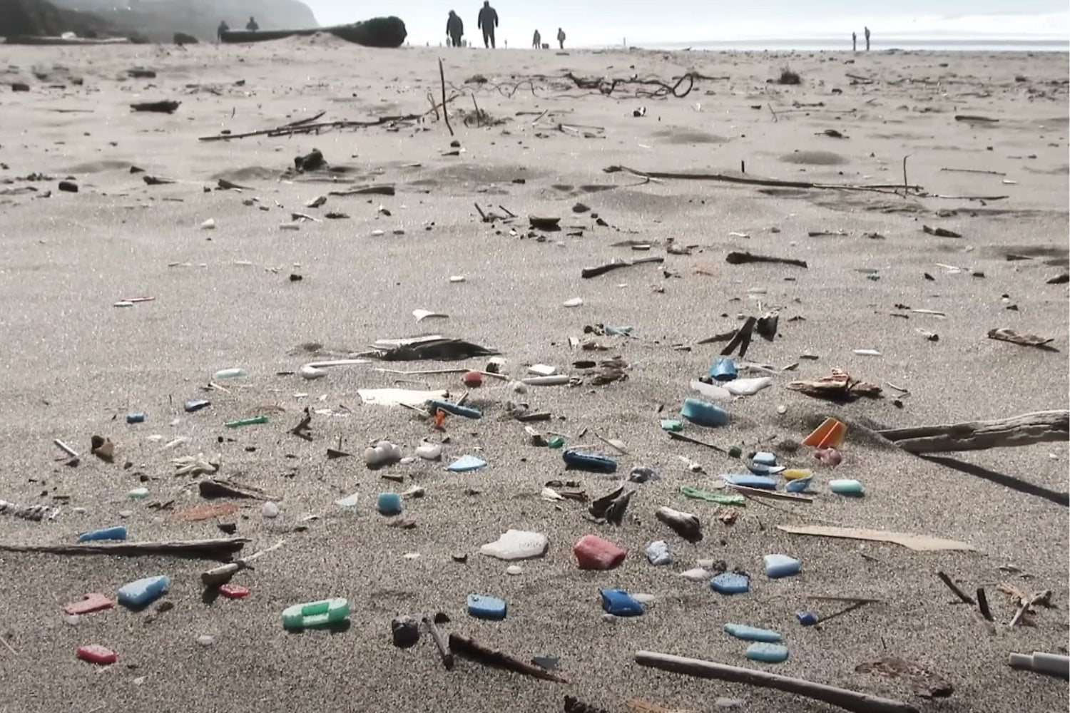 Apareció del mar y no deja de expandirse: ¿qué es esta masa colosal?